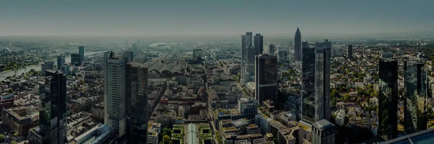 Frankfurter Skyline als Symbolbild für die Kanzlei WeSaveYourCopyrights in Frankfurt am Main